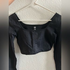 Long sleeve fitted workout crop top